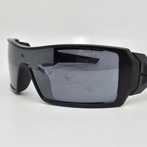 Oakley 03-464 Oil Rig II Matte Black Frame Black Iridium Lens Sunglasses 126mm